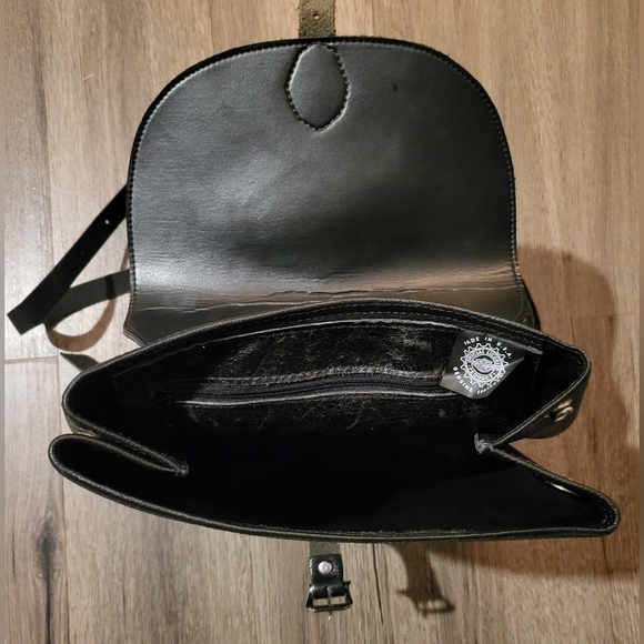 Vintage Harley Davidson Leather Backpack Embroidered Logo Made in USA W/ Buckle - Picture 3 of 4